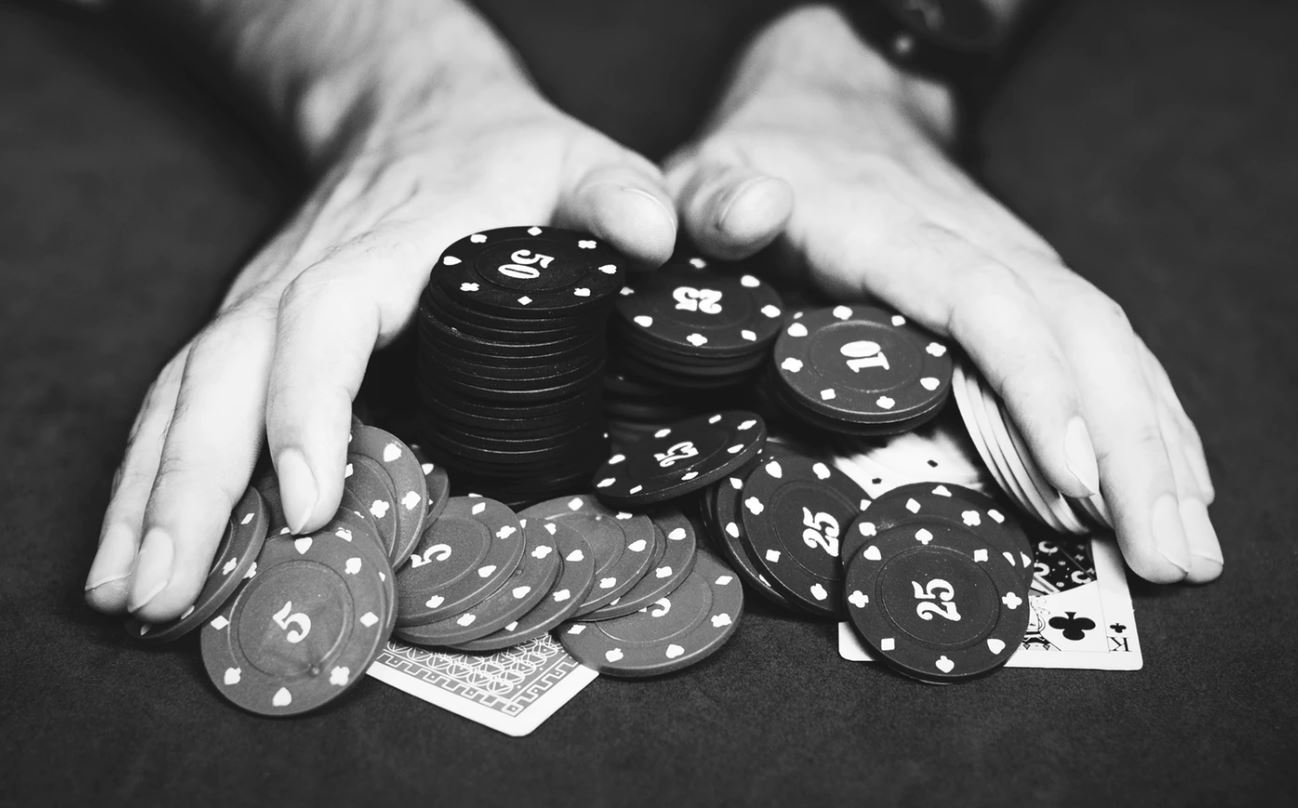 Poker and Trading